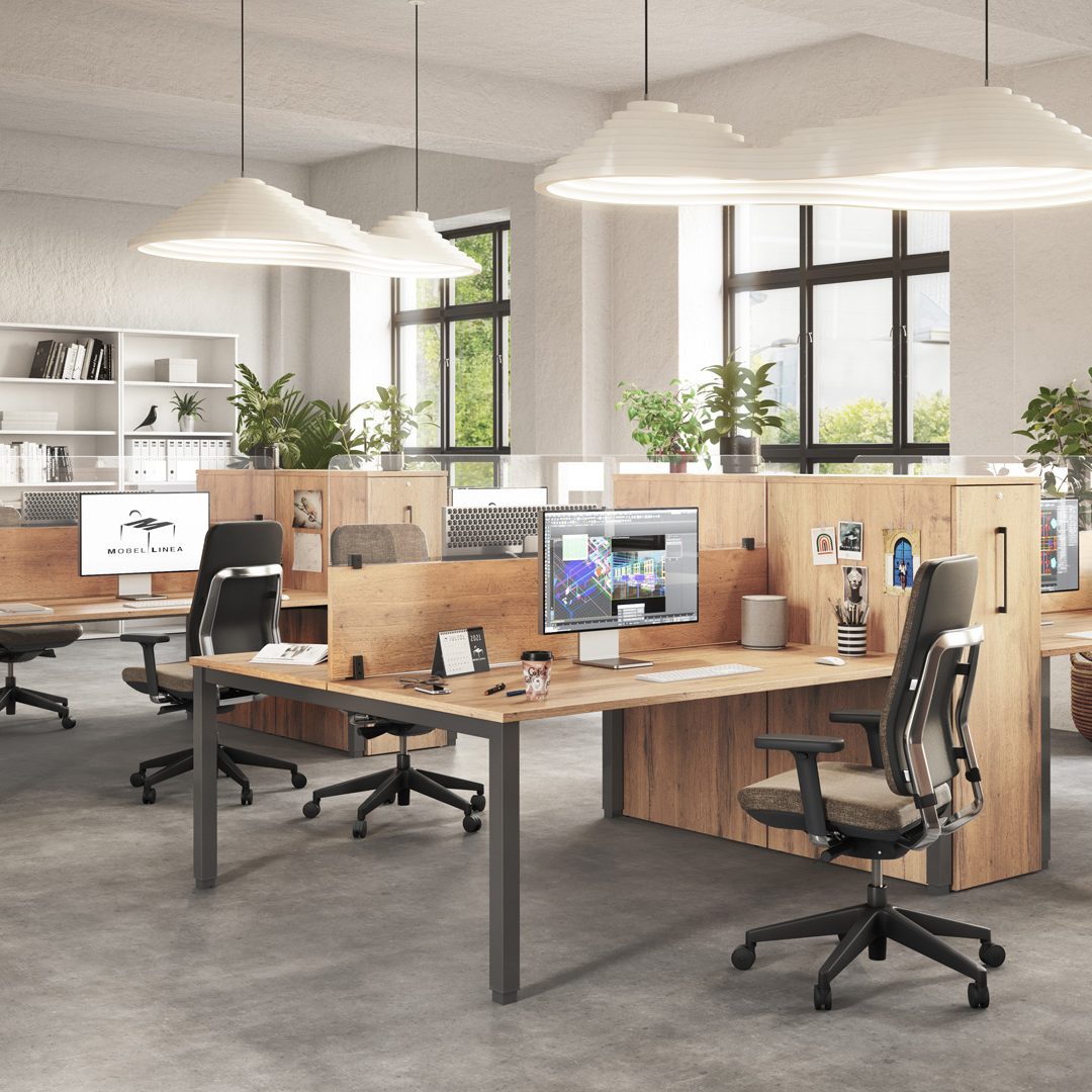 Bureau moderne avec plusieurs postes de travail et sièges ergonomiques.