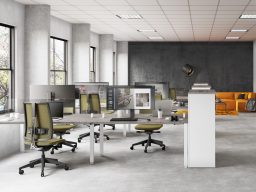 Gamme Tempo. Bureau et postes de travail. Gamme Tempo. Bureau moderne avec des chaises ergonomiques et plusieurs postes de travail.